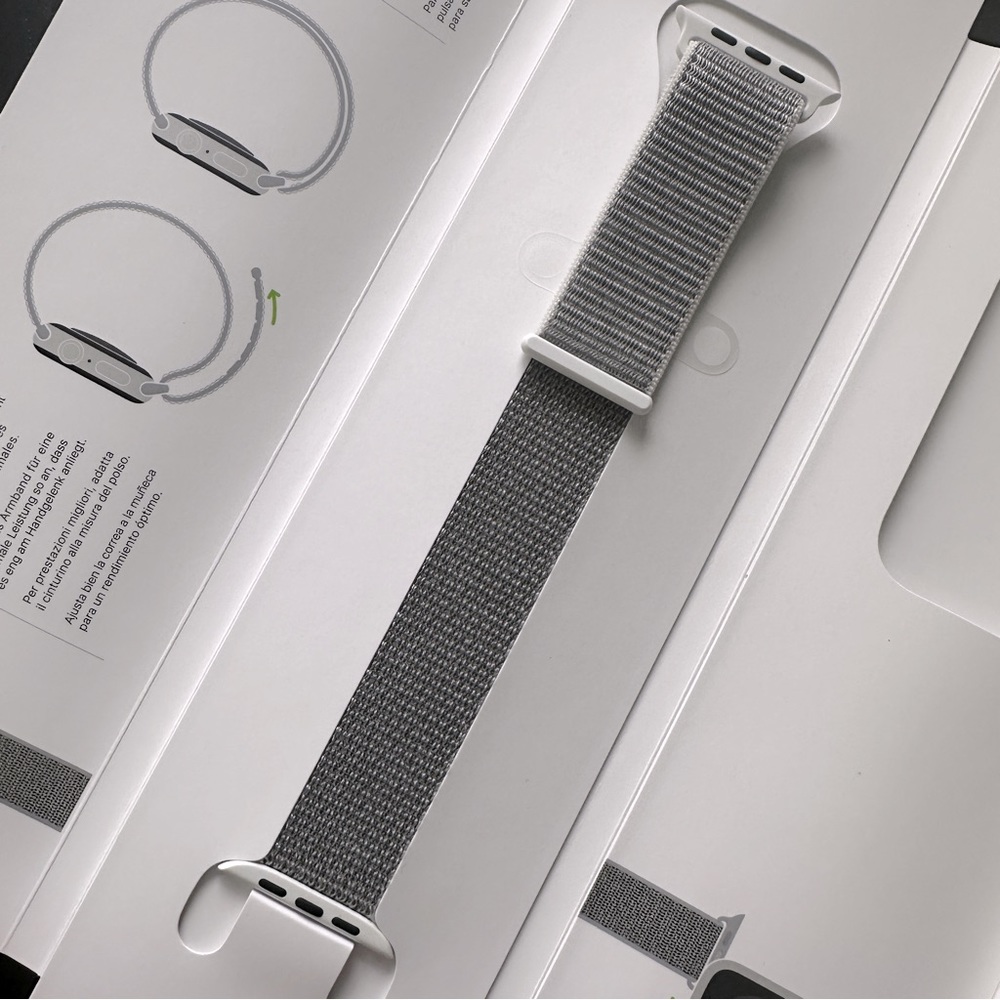 APPLE - 44mm Seashell Sport Loop Watch Band